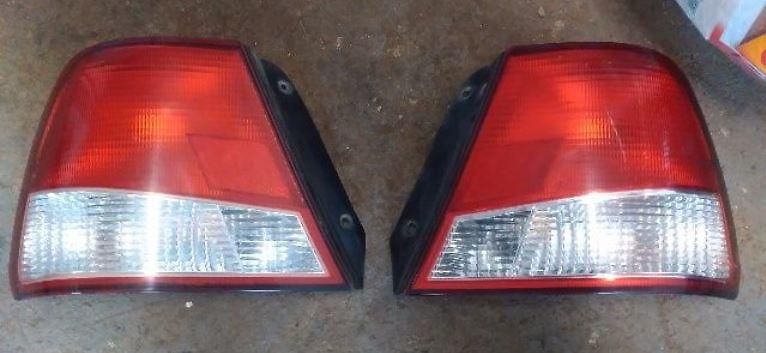 Hyundai Accent zadní světla - fotka 1 z 1