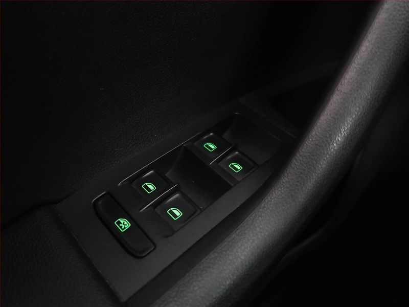 Škoda Octavia (2015) RS 2.0 TDI, Automat, Navi - fotka 21 z 23