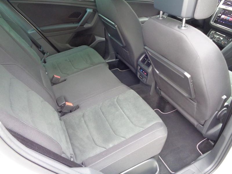 Volkswagen Tiguan 2.0 TDI DSG R-LINE  110 kW - fotka 25 z 30