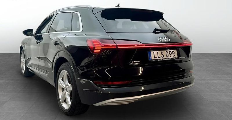 Audi e-tron 55 Quattro Tažné Panorama LED  - fotka 3 z 19