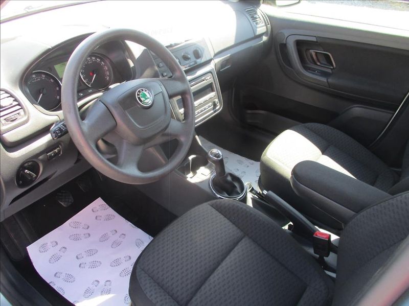 Škoda Fabia 1,2 TSI, klima, serv. kniha, - fotka 17 z 36