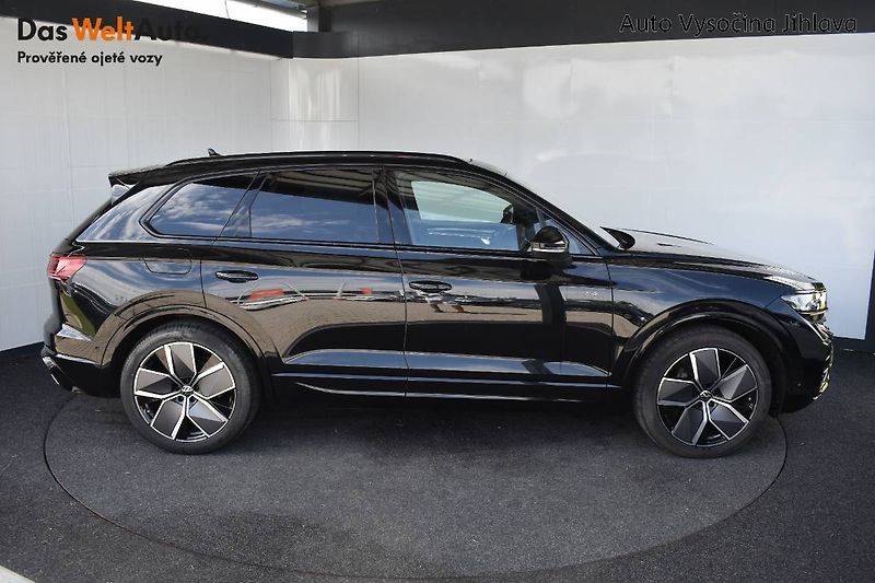 Volkswagen Touareg (2025) R-Line 3.0TDI 210kW,tažné,weba - fotka 14 z 28
