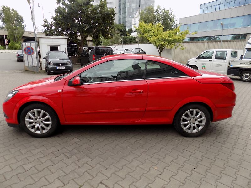 Opel Astra (2008) 1.8 16V - fotka 4 z 18
