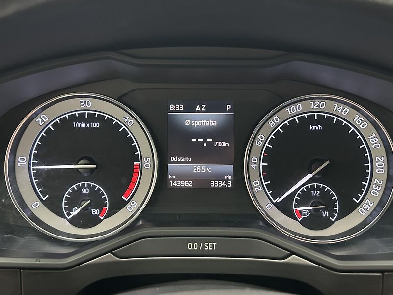 Škoda Superb 2.0 TDI Style Plus - fotka 16 z 27