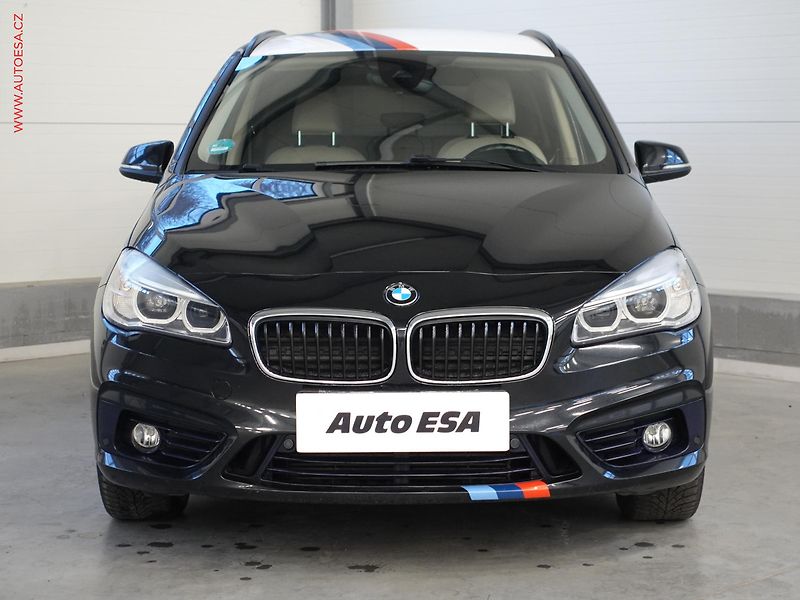 BMW Řada 2 (2017) 2.0d 220d xDrive, AT, navi - fotka 2 z 22
