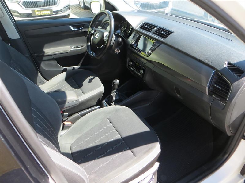 Škoda Fabia 1,0 TSI Style Tažné ČR - fotka 10 z 22