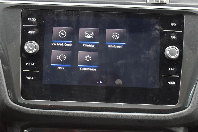 Volkswagen Tiguan 2,0 TDi, virtual,pano,navi, - fotka 24 z 44