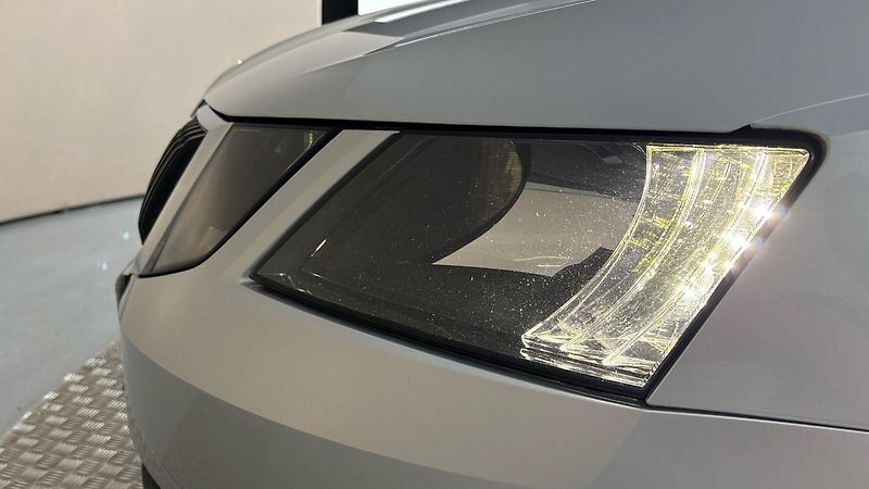Škoda Octavia 1.5 TSI G-Tec DSG Ambition Com - fotka 18 z 22