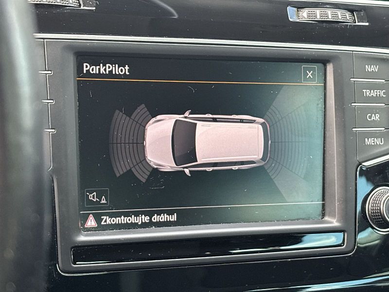 Volkswagen Golf Variant (2015) 1.4 TSI DSG Highline - fotka 12 z 33