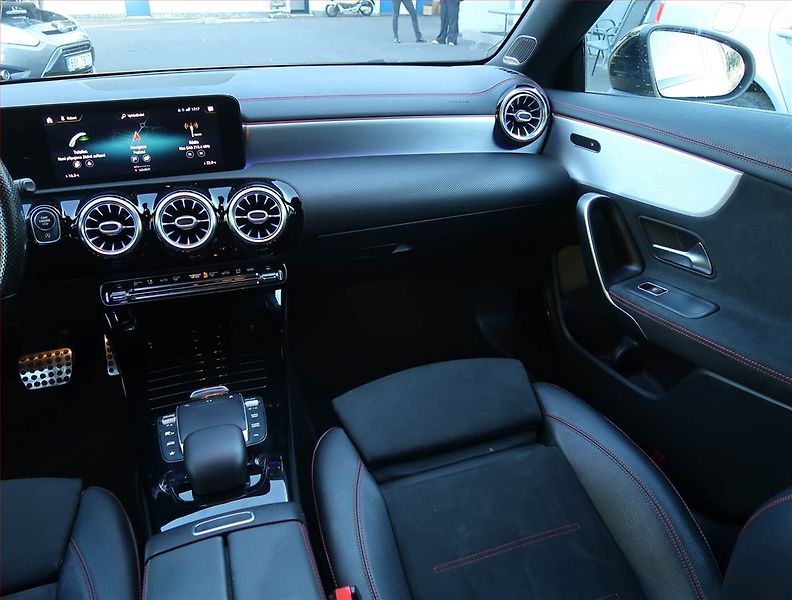 Mercedes-Benz CLA (2020) AMG Paket 200 d - fotka 8 z 21