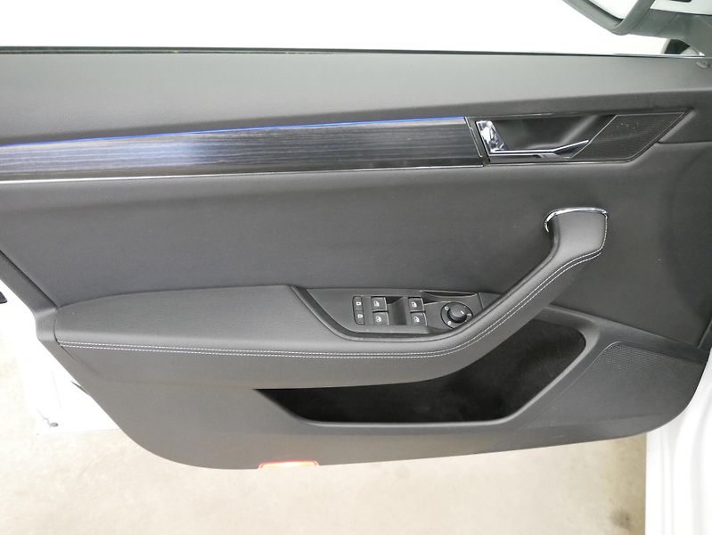Škoda Superb - fotka 11 z 25