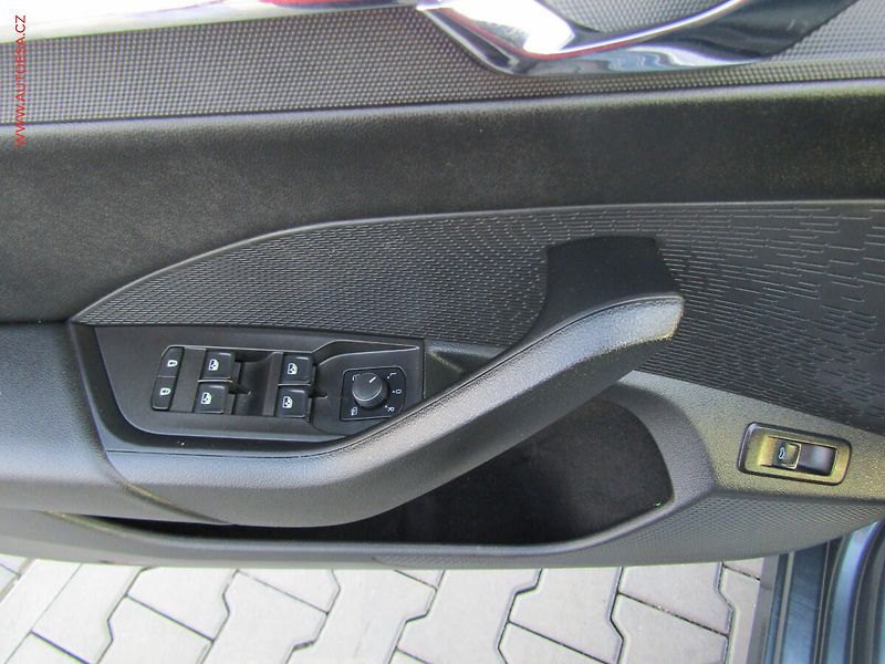Škoda Octavia (2021) 2.0 TDi, ČR, Stylem, DSG, LED - fotka 12 z 24