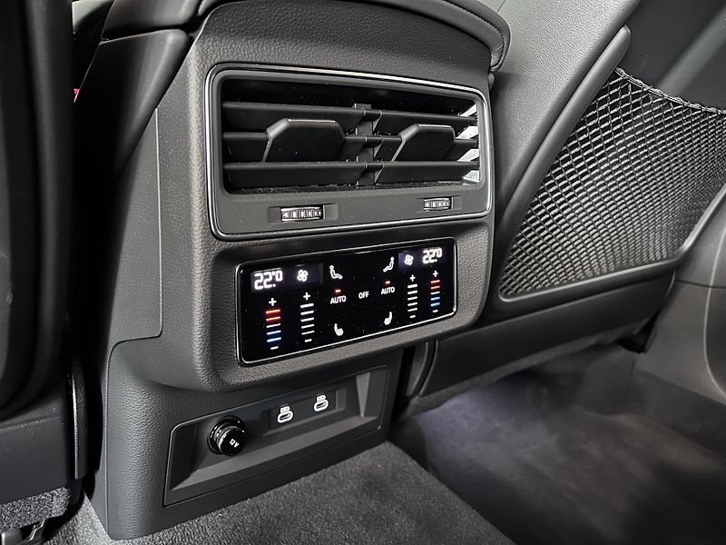 Audi SQ7 Ceramic Exclusive B&O FullSpec - fotka 12 z 33