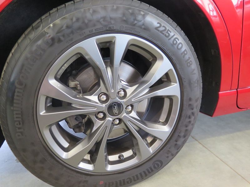 Ford Kuga (2021) 1.5TDCi,navi,360°,ST Line - fotka 36 z 50