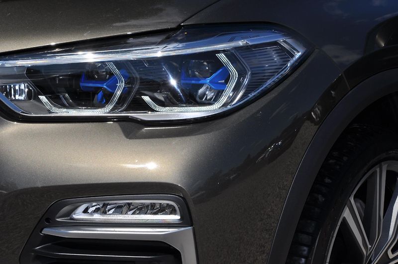 BMW X5 xDrive 40d 250kW - fotka 31 z 36