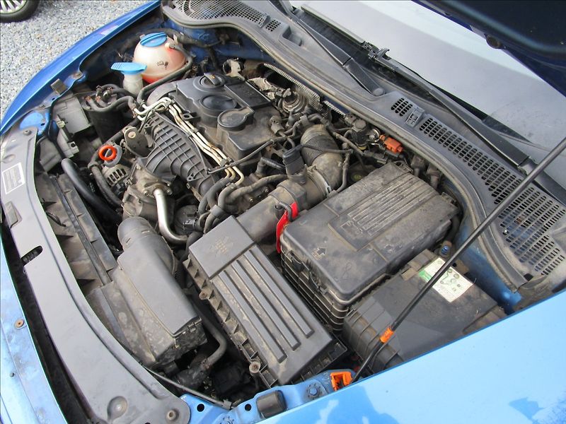 Škoda Octavia Combi 2.0TDi RS, aut. Klima - fotka 38 z 40