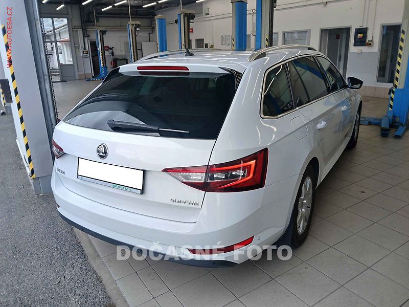 Škoda Superb (2016) 2.0 TDI, ČR, L&K, servis - fotka 2 z 3