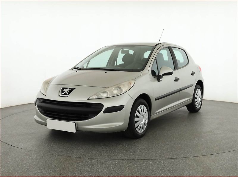 Peugeot 207 (2006) 1.4, v provozu - fotka 2 z 12