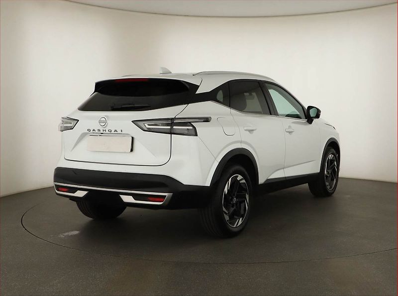 Nissan Qashqai (2025) 1.3 DIG-T MHEV, N - Connecta - fotka 5 z 17