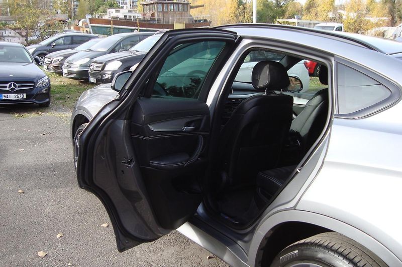 BMW X6 (2015) Xdrive,3.0d,M-Paket,ČR,1.Maj. - fotka 50 z 94