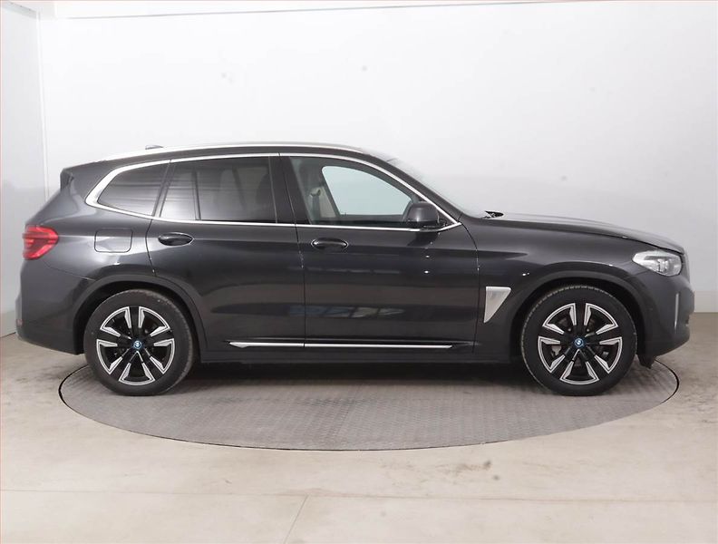BMW iX3 (2021) 80 kWh, SoH 97% - fotka 6 z 20