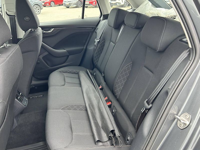Škoda Scala Ambition 6MP 1,0TSI - fotka 8 z 23