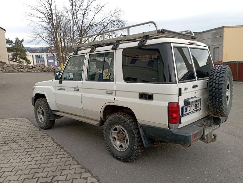 Toyota Ostatní (2009) HZJ 5 místná - fotka 6 z 31