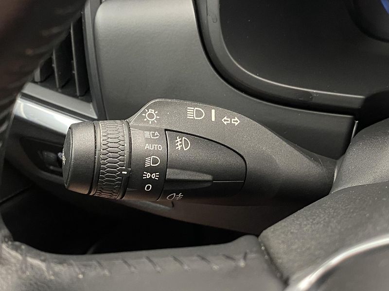 Volvo V90 D3 KINETIC REZERVACE - fotka 21 z 38