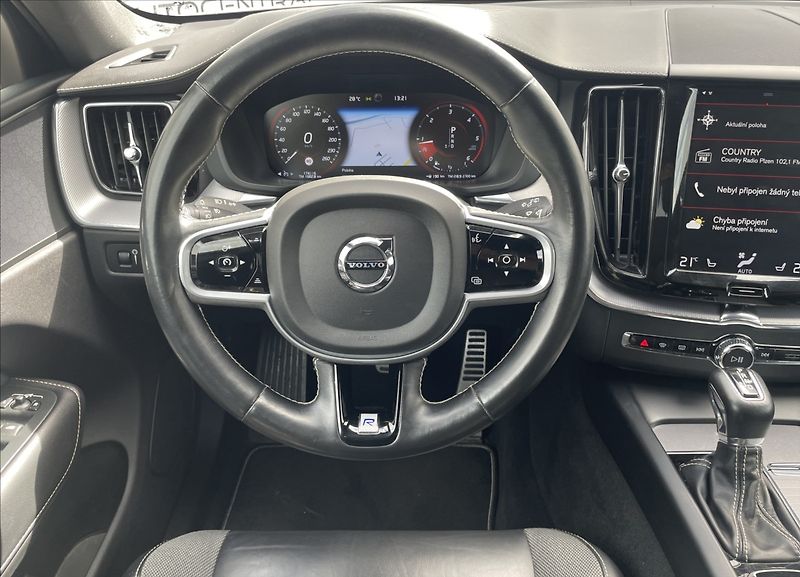 Volvo XC60 2,0 D,140kW,D4,4x4,AUT. R-DESI - fotka 13 z 25
