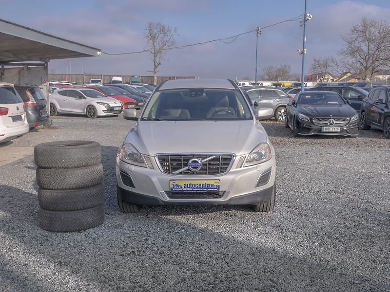 Volvo XC60 (2011) ČR 2.0D 120KW – TAŽNÝ - fotka 2 z 54