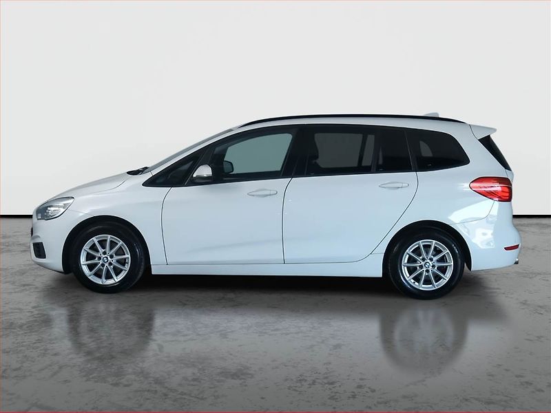 BMW Řada 2 (2017) 218i Gran Tourer, Serv.kniha - fotka 3 z 18