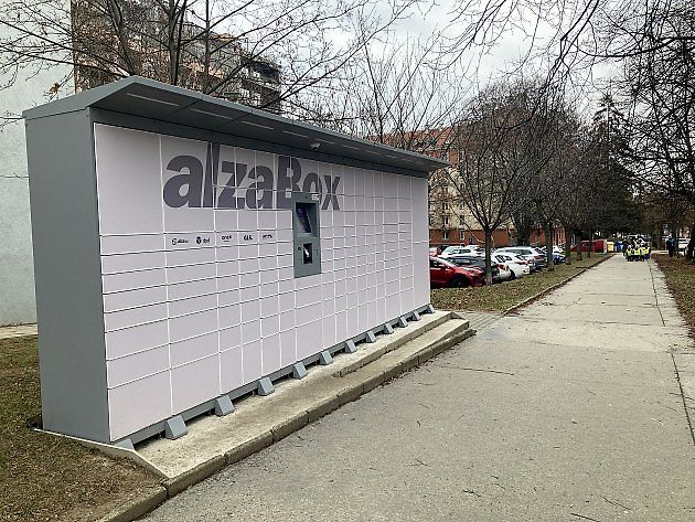 Výdejní box na nároží Kounicovy a Hrnčířské ulice v Brně-středu., zdroj: Deník/Terezie Heinz