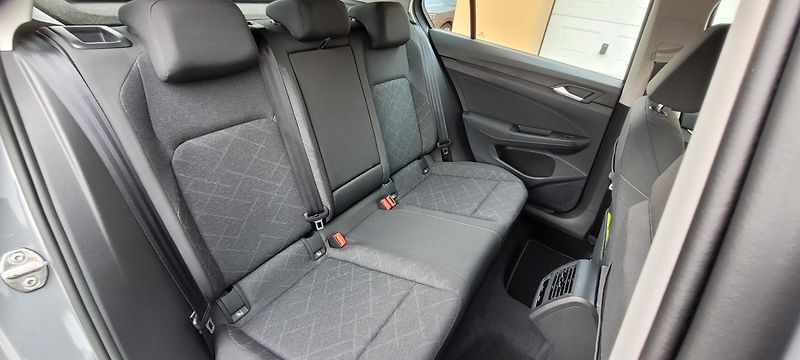 Volkswagen Golf (2021) 8 1,5TSi 96kW Life FuLLeD - fotka 13 z 45