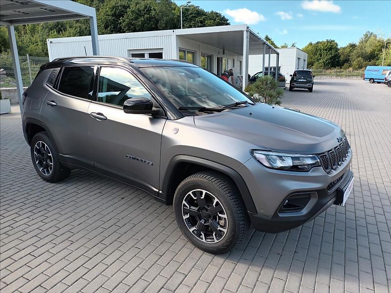 Jeep Compass 1,3 PHEV 132kW,TRAIL HAWK - fotka 3 z 50