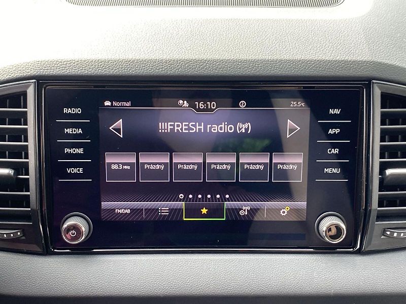 Škoda Karoq (2026) 1,5 TSI 110 kW DSG Sportline - fotka 18 z 32