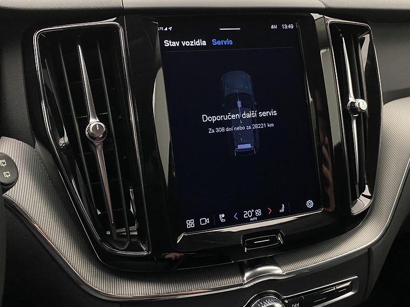 Volvo XC60 B4 AWD DARK PLUS REZERVACE - fotka 40 z 53