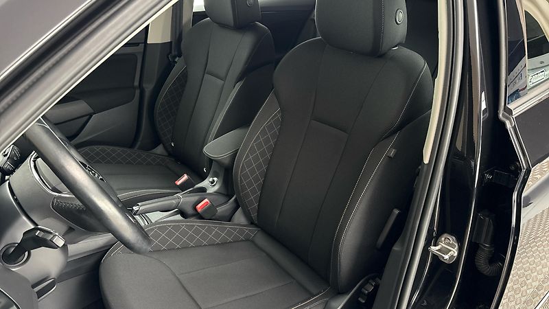 Škoda Scala 1.0 TSI DSG Ambition - fotka 15 z 22