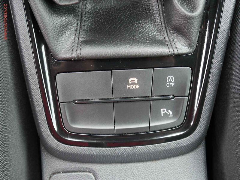 Škoda Scala (2023) 1.5 TSi, ČR, Style, LED - fotka 19 z 21