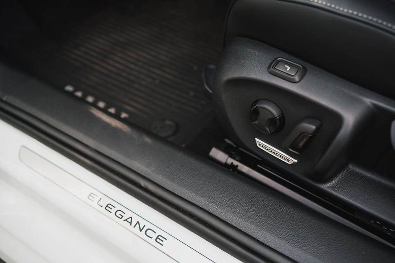 Volkswagen Passat (2025) 2.0 TDI - fotka 17 z 31