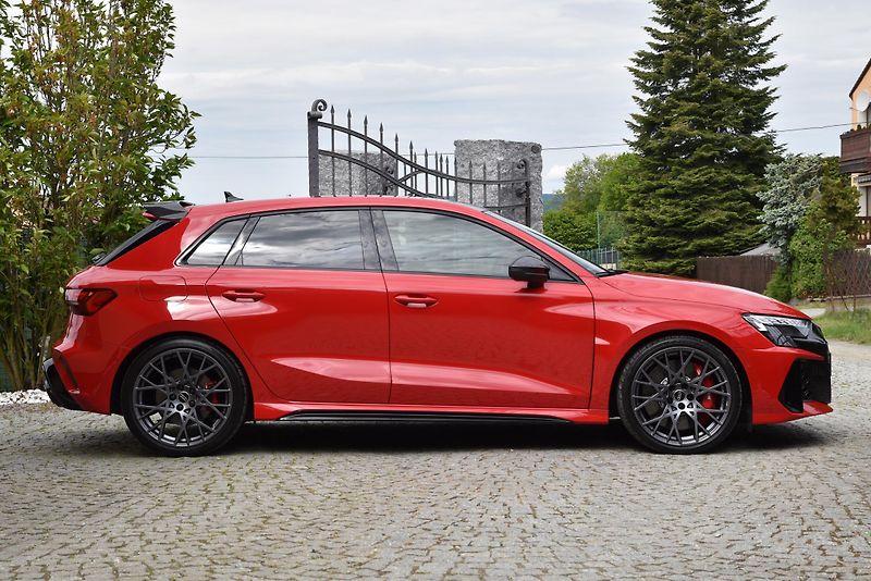 Audi RS 3 2.5 TFSi 294 kW /// REZERVACE  - fotka 2 z 51