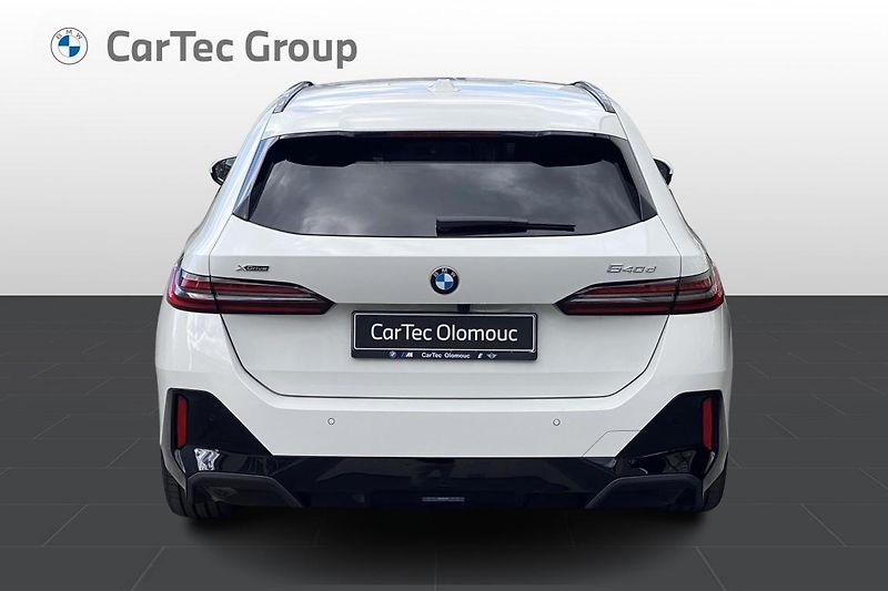 BMW Řada 5 540d xDrive Touring - fotka 7 z 10