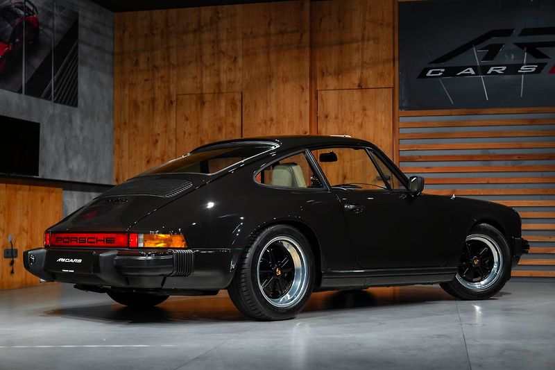 Porsche 911 SC - fotka 25 z 28