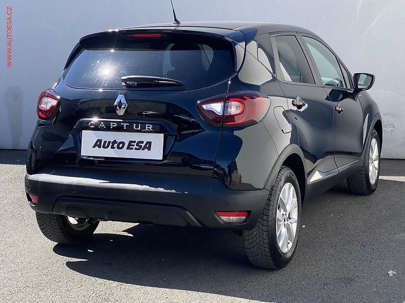 Renault Captur (2019) 1.3 TCe, ČR, Limited, navi, - fotka 4 z 18