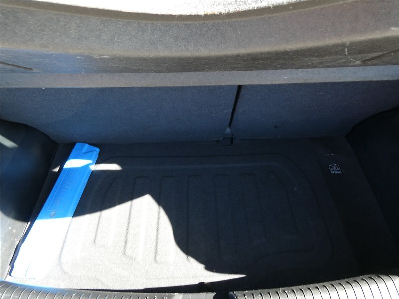 Hyundai i10 1,0 i Family, 2 x kola,klima - fotka 14 z 39