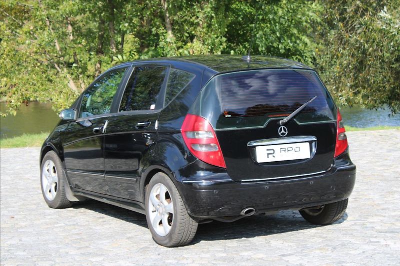 Mercedes-Benz Třídy A A150i / 70kW - na díly !!! - fotka 23 z 26
