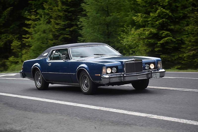 Ve Varnsdorfu se potkali majitelé několika desítek automobilových veteránů.