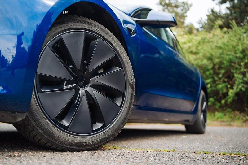 Tesla Model 3 (2023) Standard Range LFP, SoH 97% - fotka 10 z 26