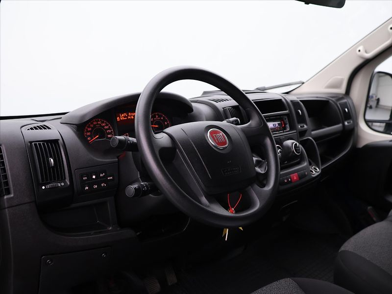 Fiat Ducato 2,3 JTD 103kW Klima 9-Míst DPH - fotka 21 z 28