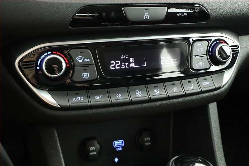 Hyundai i30 (2023) SMART 1.0 T-GDI, Automat, ČR - fotka 14 z 19