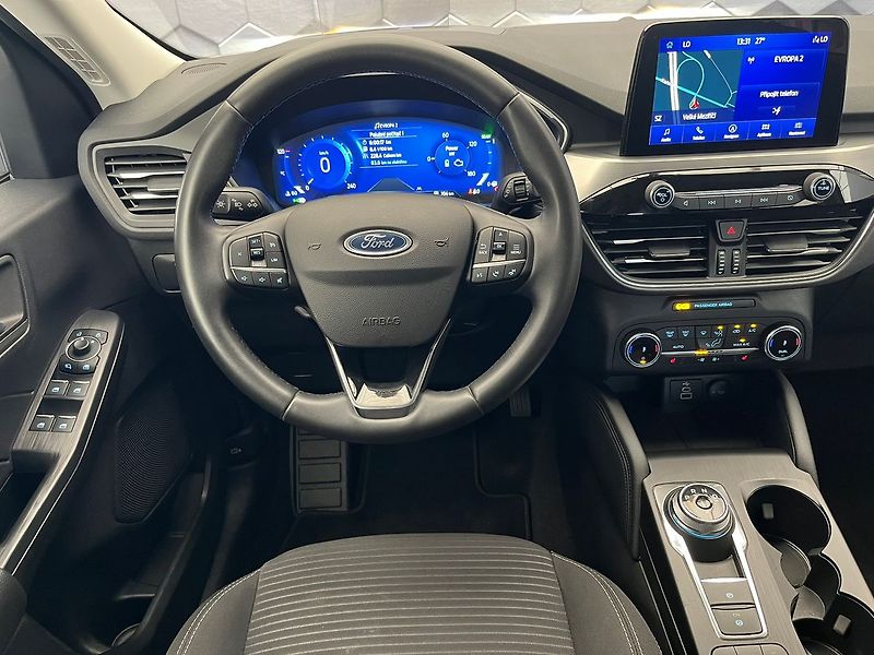Ford Kuga 2.5 Duratec HEV 4x4 TITANIUM - fotka 8 z 56